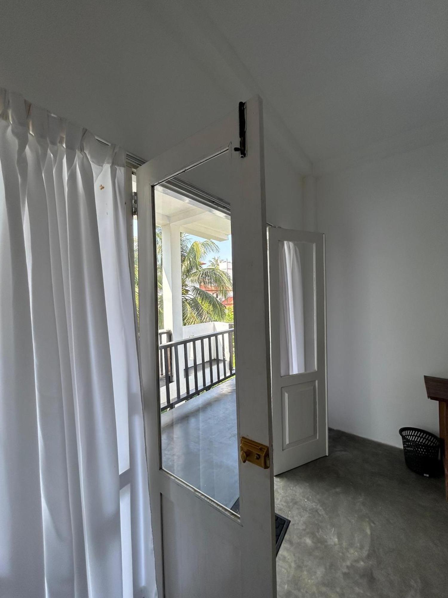 A Pousada White House & Sea Food Restaurant Hikkaduwa Exterior foto